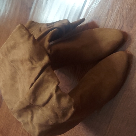 Banana Republic slouchy boots - Picture 2 of 5